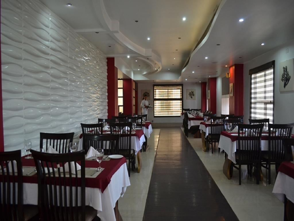 Hotel Rajdhani Regency Guwahati Bagian luar foto